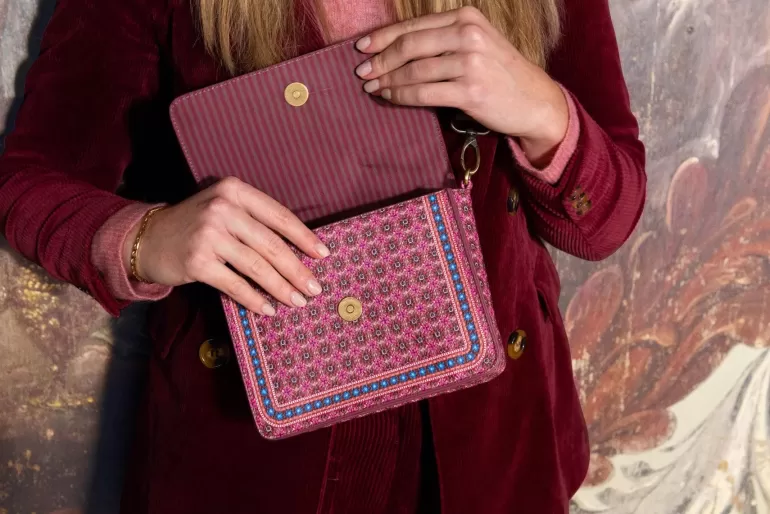 New Cross Body Small Clover Cross Body Bags