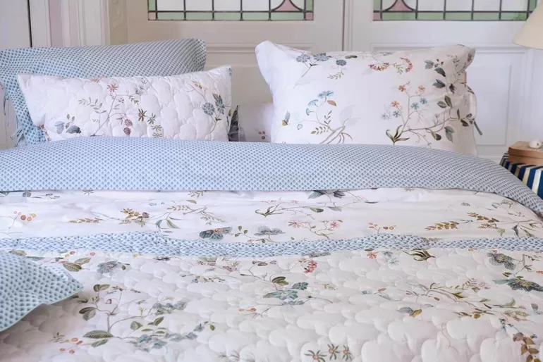 Sale Quilt Kawai Flower White Plaids/Quilts